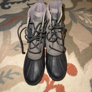 Sperry Gray Duck Boot Block Heel Lace-Up Boots – Size 10
